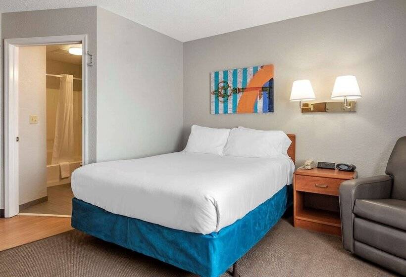 هتل Mainstay Suites Emporia