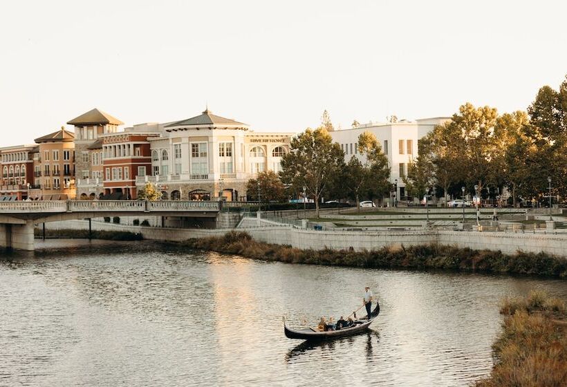 Hotel Napa River Inn