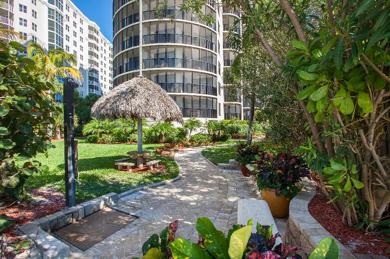 בית מלון כפרי Pointe Estero Resort