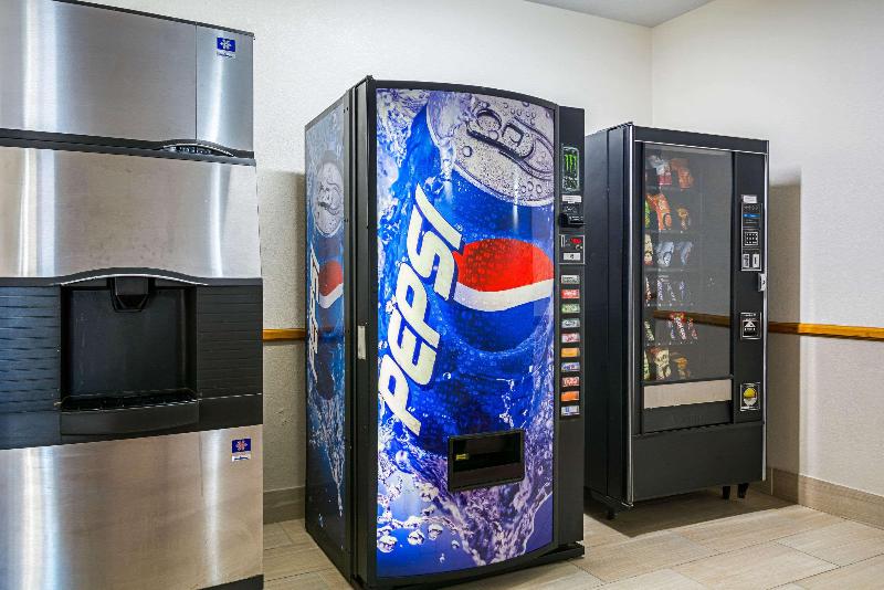 בית מלון כפרי Quality Inn & Suites Greensburg I74