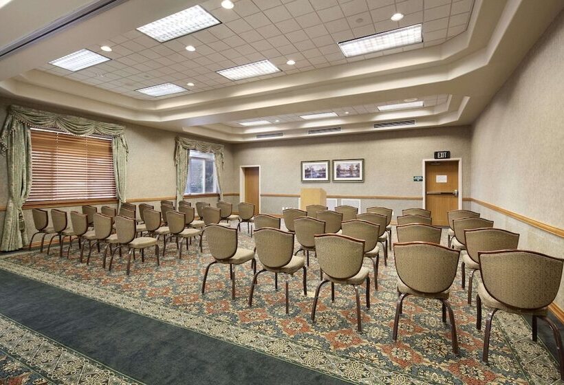 فندق Ramada By Wyndham Olympia