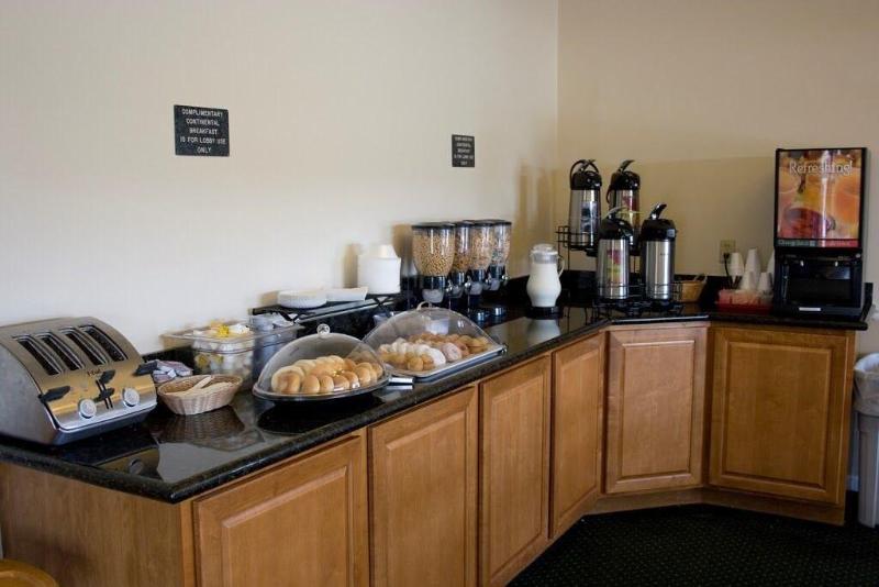 هتل Alpine Inn & Suites Rockford
