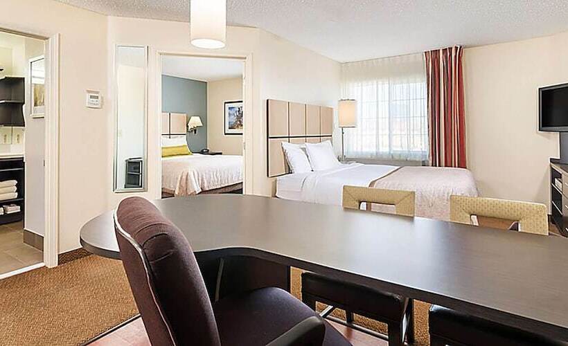 هتل Sonesta Simply Suites Boston Burlington