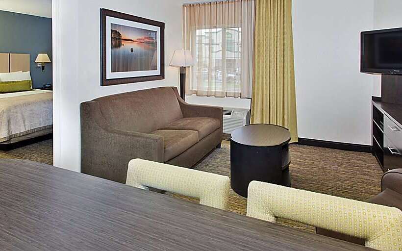 هتل Sonesta Simply Suites Detroit Ann Arbor