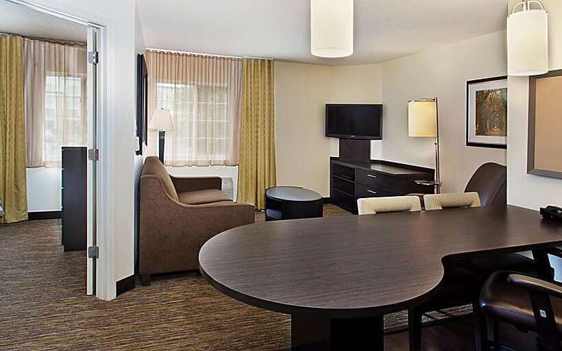 هتل Sonesta Simply Suites Detroit Ann Arbor