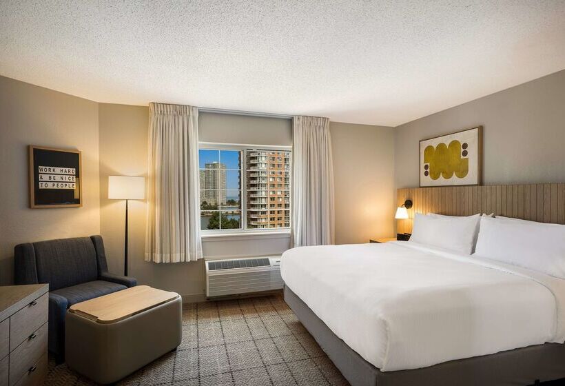 هتل Sonesta Simply Suites Jersey City