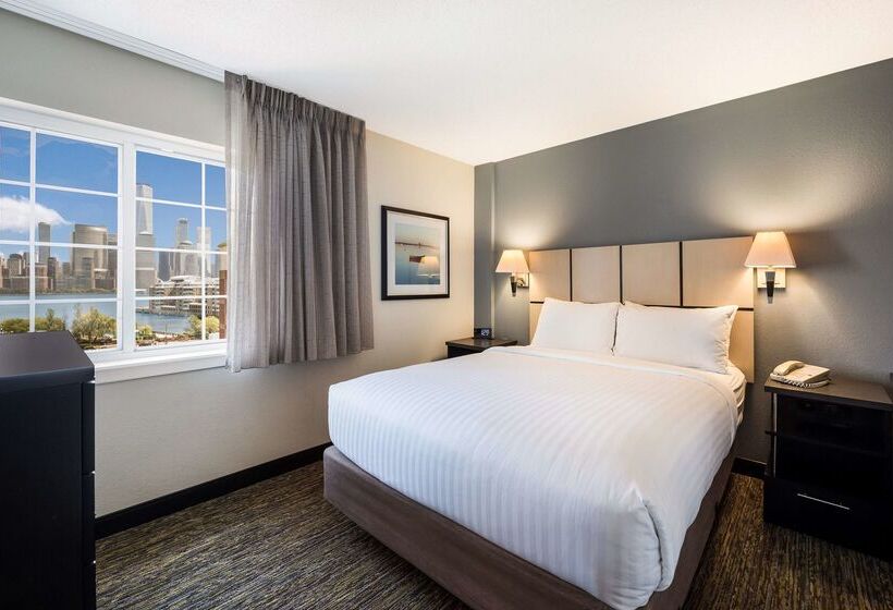 هتل Sonesta Simply Suites Jersey City