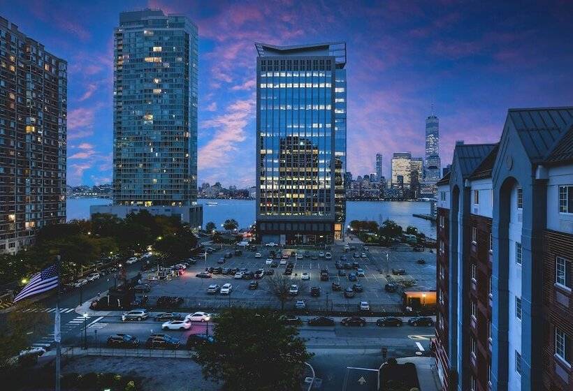 هتل Sonesta Simply Suites Jersey City