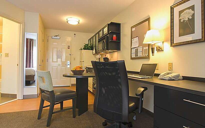 هتل Sonesta Simply Suites St Louis Earth City