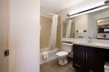 هتل Sonesta Simply Suites St Louis Earth City