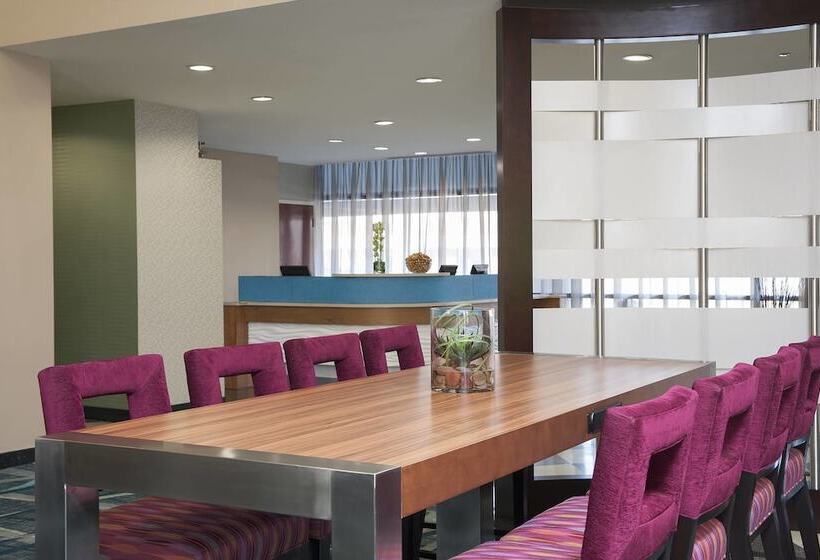 هتل Springhill Suites By Marriott Chicago O Hare