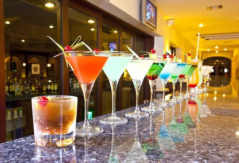 هتل Tesoro Los Cabos