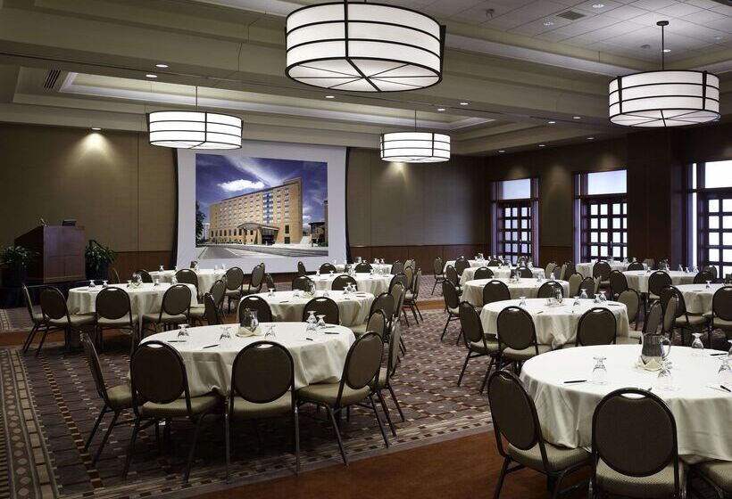 هتل The Blackwell Inn And Pfahl Conference Center