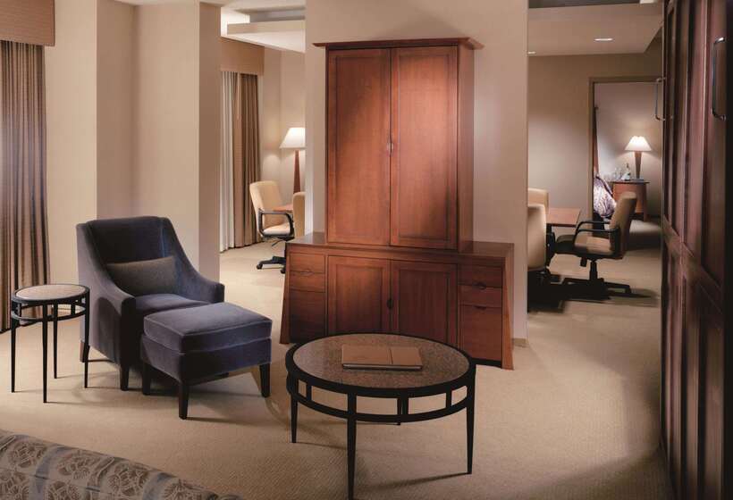 هتل The Blackwell Inn And Pfahl Conference Center