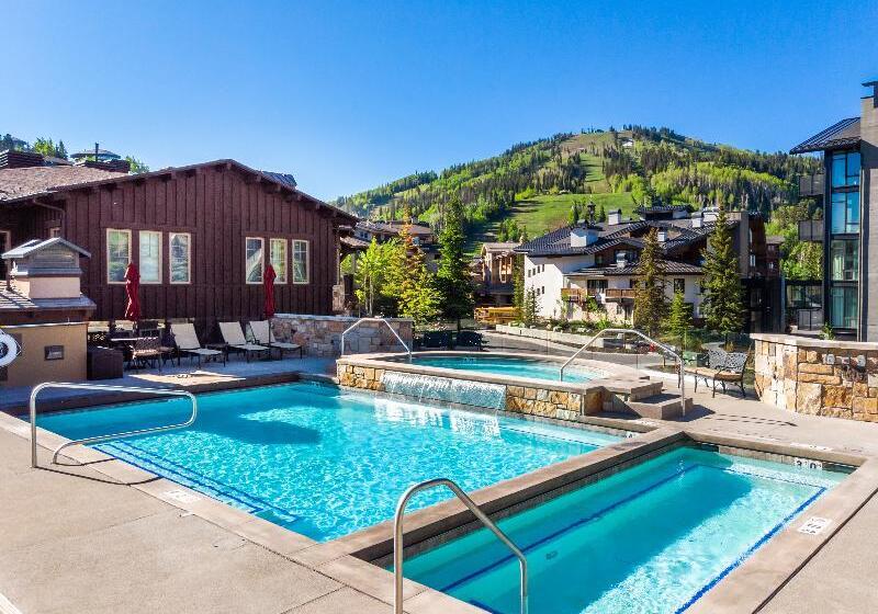 هتل The Chateaux Deer Valley