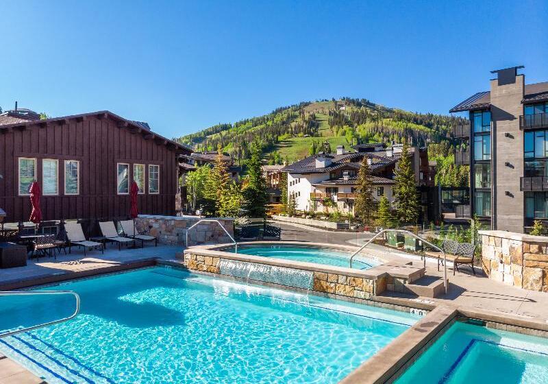 هتل The Chateaux Deer Valley