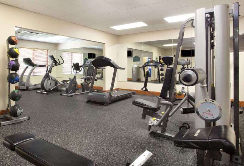 בית מלון כפרי Wingate By Wyndham Garner/raleigh South