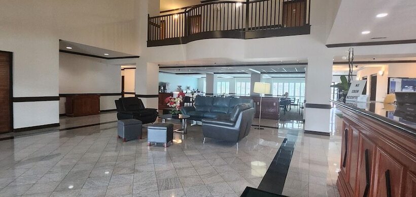 هتل Wingate By Wyndham Houston / Willowbrook