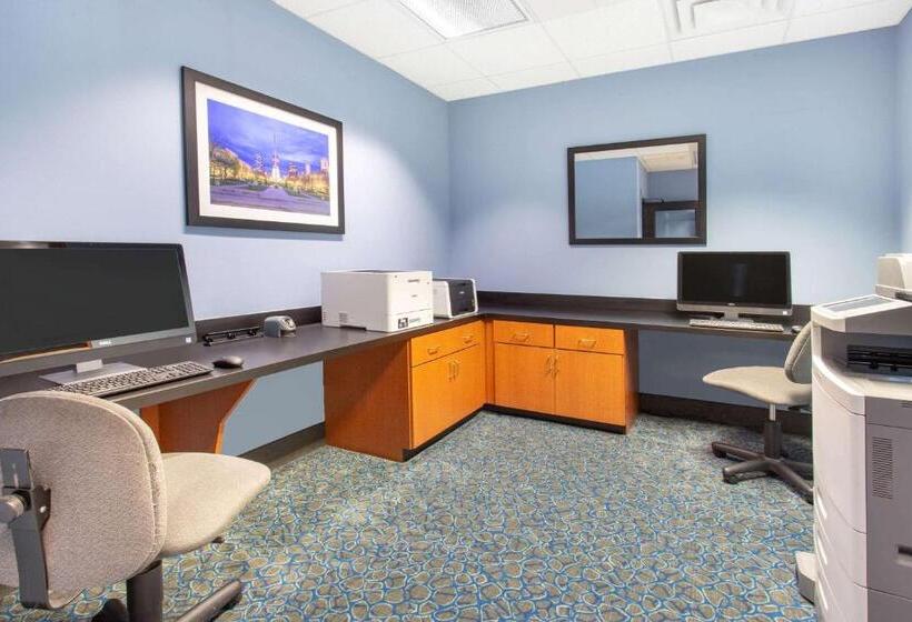 هتل Wingate By Wyndham Indianapolis Airport Plainfield