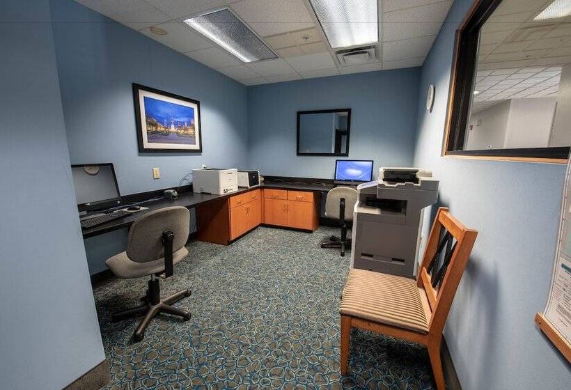 هتل Wingate By Wyndham Indianapolis Airport Plainfield