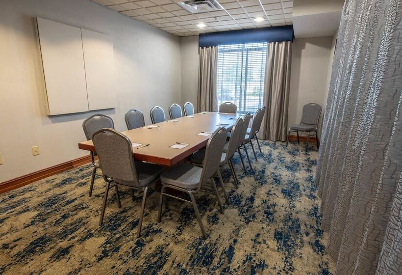 هتل Wingate By Wyndham Indianapolis Airport Plainfield