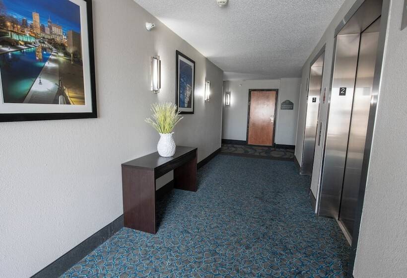هتل Wingate By Wyndham Indianapolis Airport Plainfield