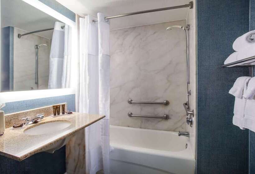 בית מלון כפרי Wingate By Wyndham   Orlando International Airport  Free Hot Breakfast