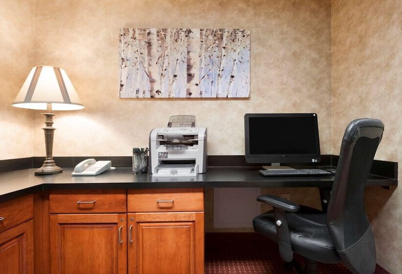 ホテル Wingate By Wyndham Parkersburg   Vienna