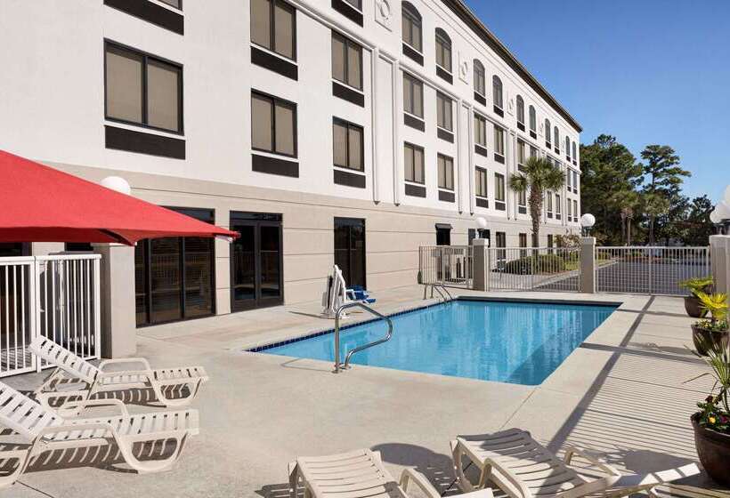 هتل Wingate By Wyndham Wilmington