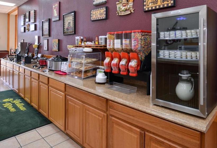 مُتل Ramada By Wyndham Branson