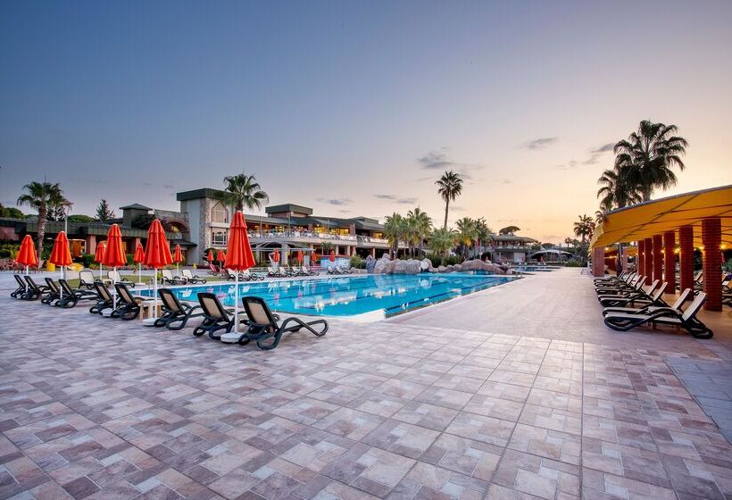 استراحتگاه Pine Beach Belek