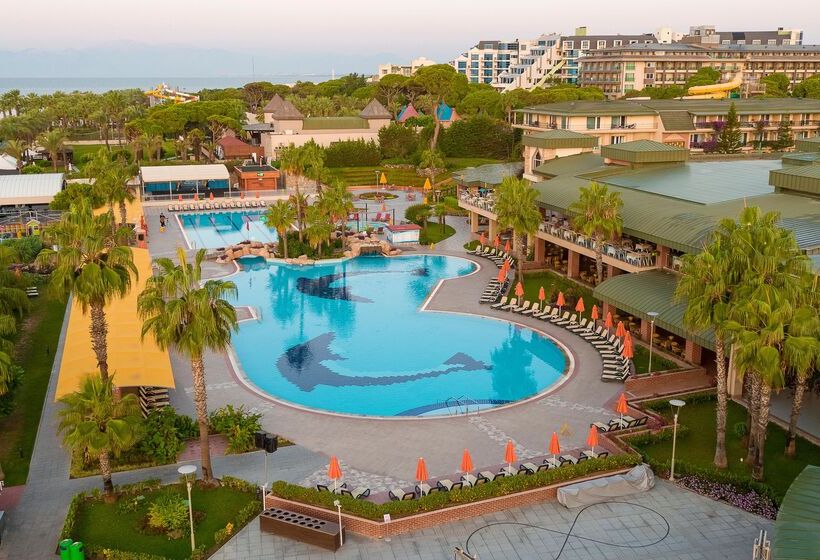 استراحتگاه Pine Beach Belek