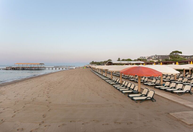 استراحتگاه Pine Beach Belek