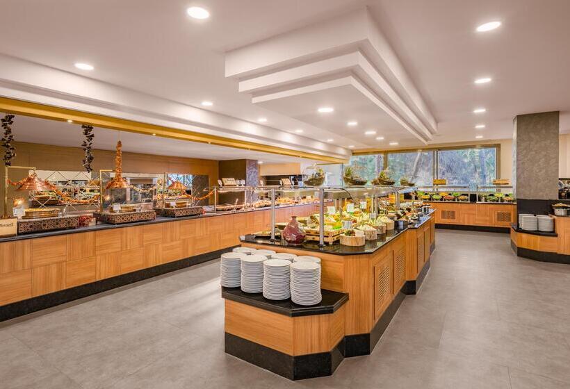 استراحتگاه Pine Beach Belek