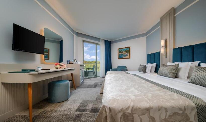 استراحتگاه Pine Beach Belek