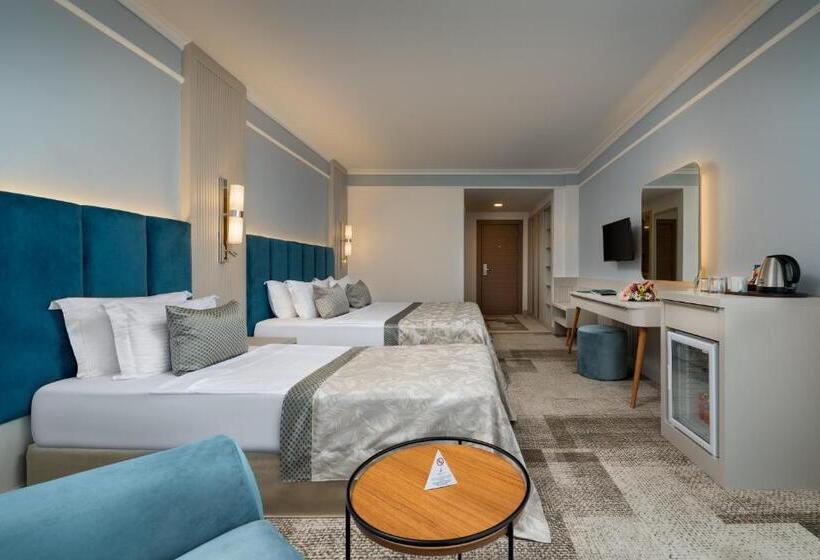 استراحتگاه Pine Beach Belek