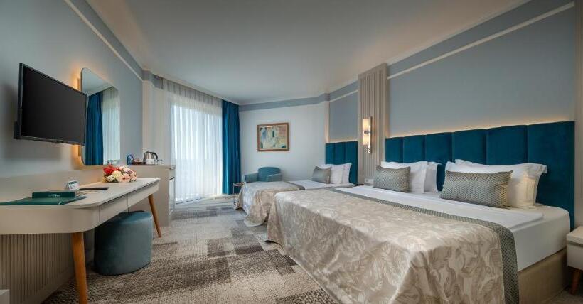 استراحتگاه Pine Beach Belek