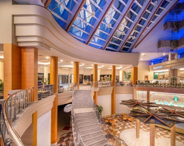 استراحتگاه Pine Beach Belek