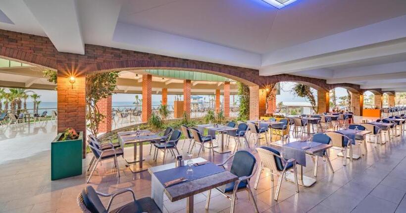 استراحتگاه Pine Beach Belek