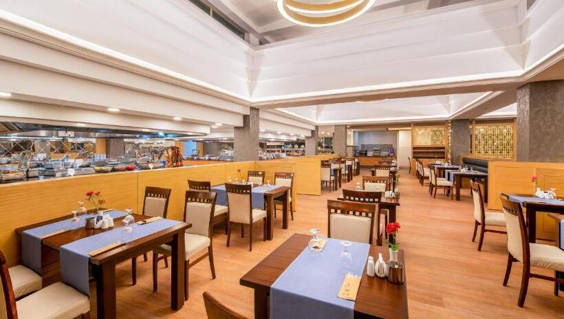 استراحتگاه Pine Beach Belek