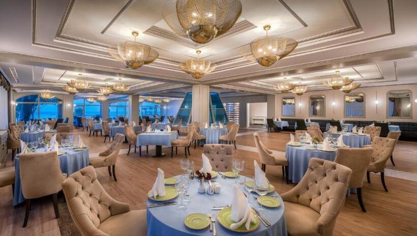 استراحتگاه Pine Beach Belek