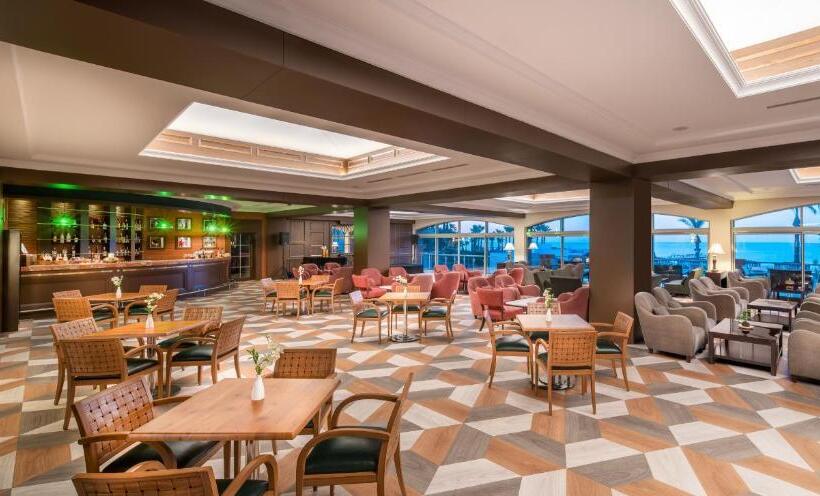 استراحتگاه Pine Beach Belek