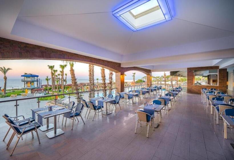 استراحتگاه Pine Beach Belek