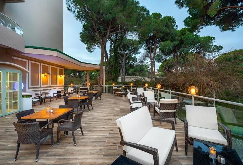 استراحتگاه Pine Beach Belek