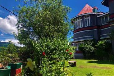تختخواب و صبحانه Solan Retreat