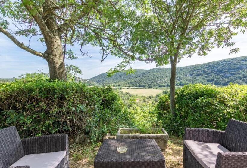 فندق Auberge De Saugras