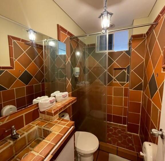 هتل Campestre Manoa