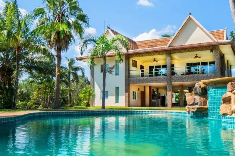 ホテル Capital O916 Chill Chill D Pool Villa