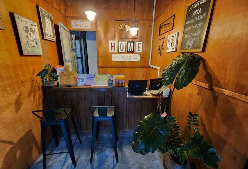 호텔 Omah Pandhoek Family Syariah By Stayku