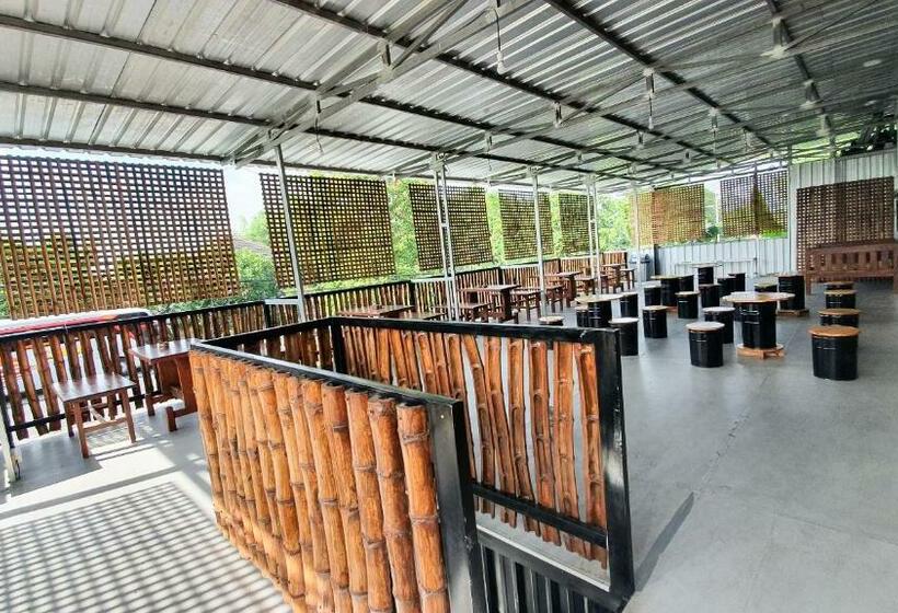 호텔 Omah Pandhoek Family Syariah By Stayku